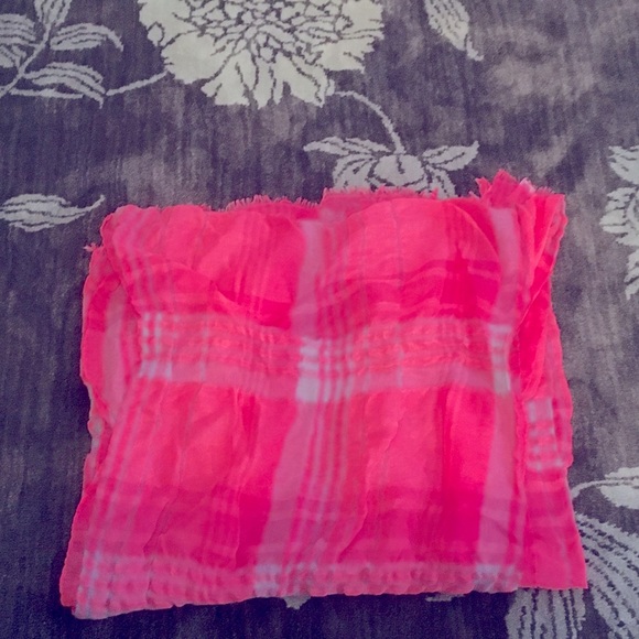 Pink GAP scarf - Picture 3 of 3